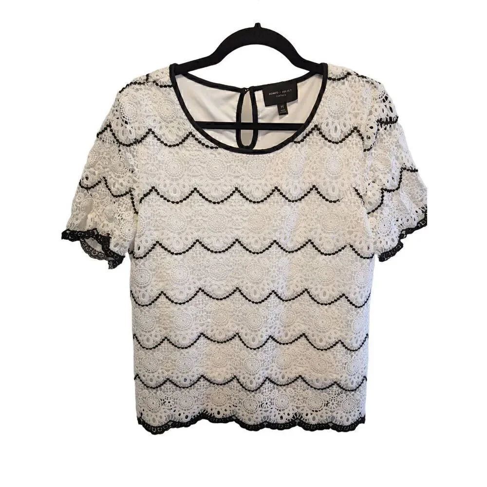 Romeo + Juliet Top Black and White Lace Women's Size Medium